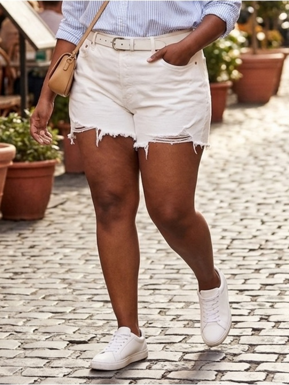 Levi’s Plus Size Cream Frayed Hem Denim‎ Shorts Size 20W